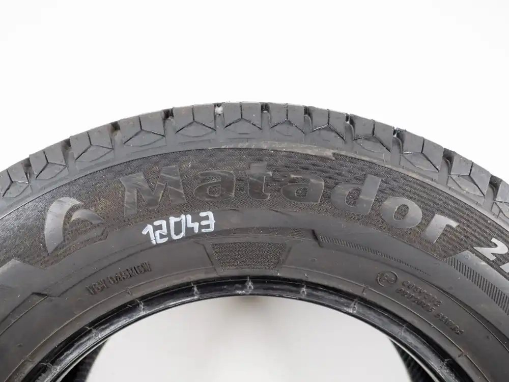 Letní Matador 215/70R15C - 2ks - vzorek cca 9,2 mm | Snížená cena